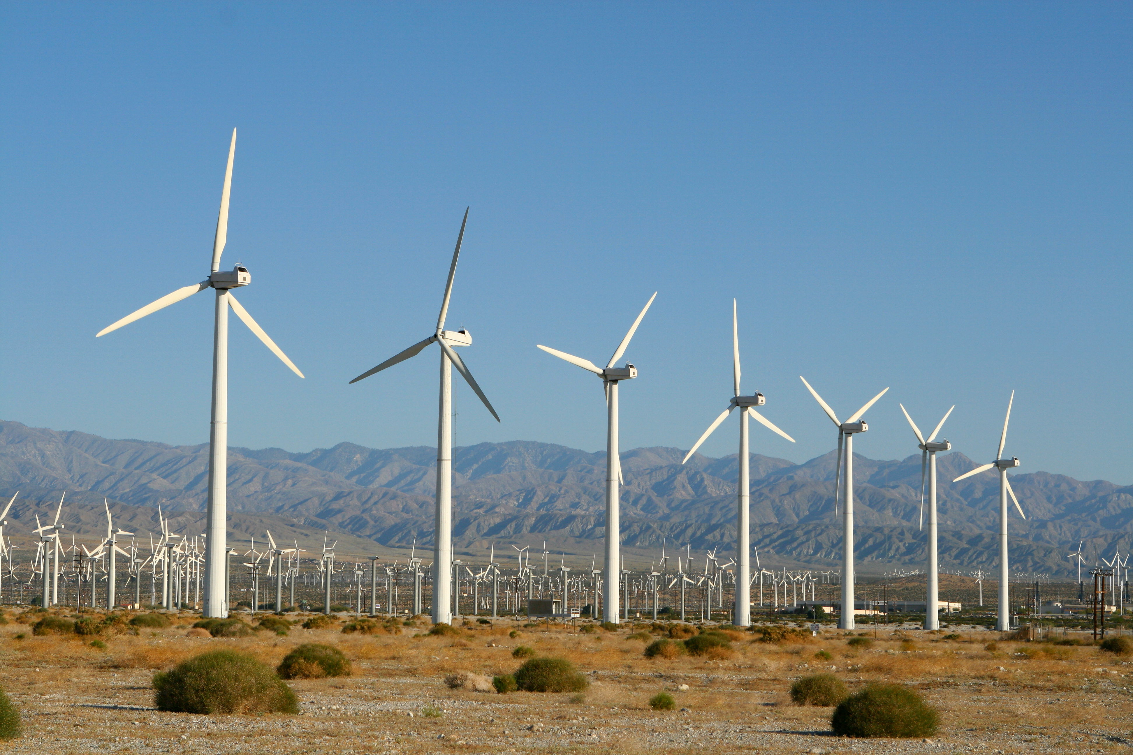 Operational condition of wind turbines in California for 86% of the time in first quarter of 2015. Image courtesy of DollarPhotoClub.com