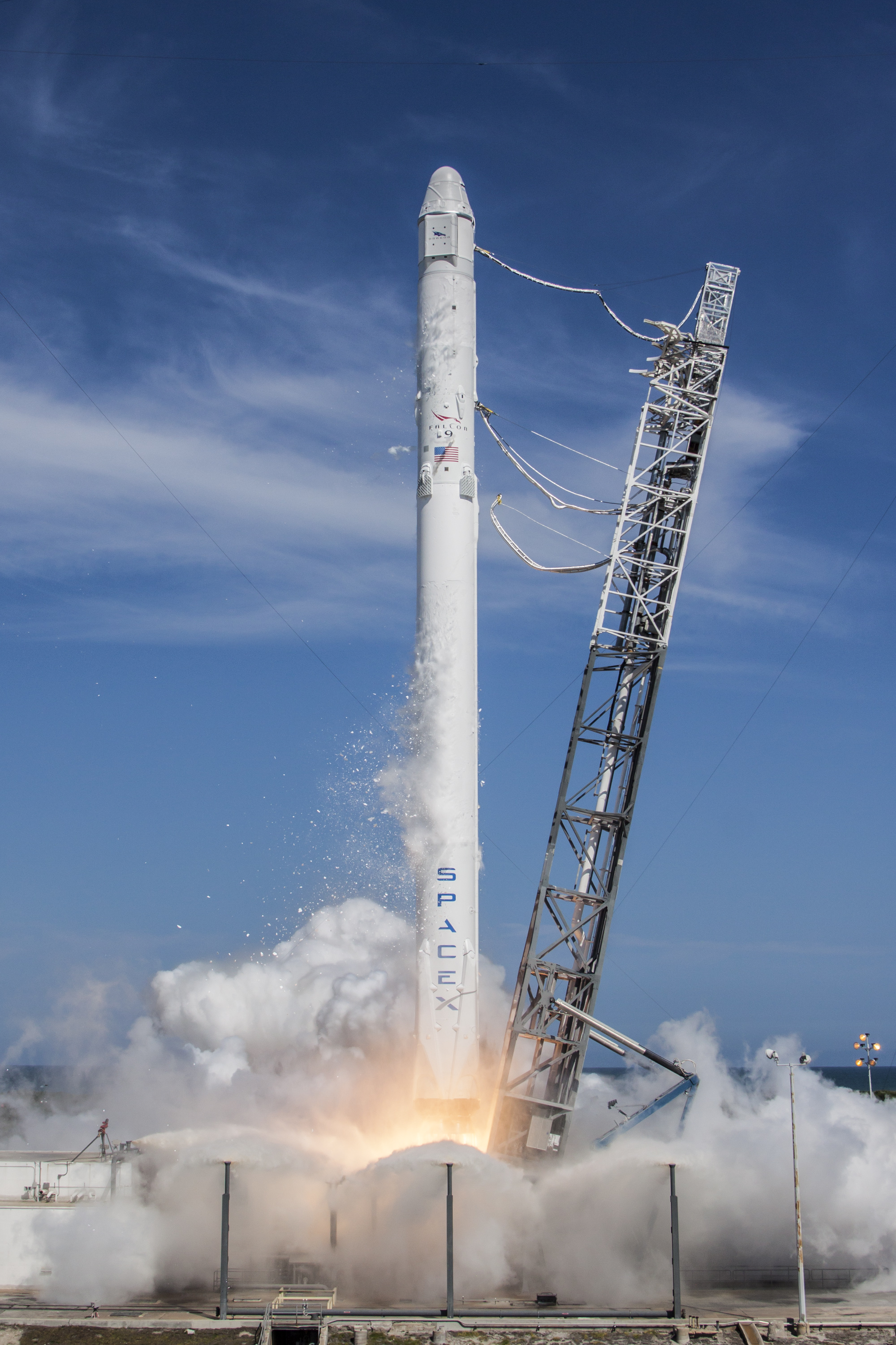CRS6 launch. Photo by SpaceX. Used with permission.